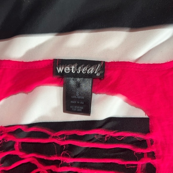 VINTAGE WETSEAL DISTRESSED TANK TOP - Picture 3 of 3